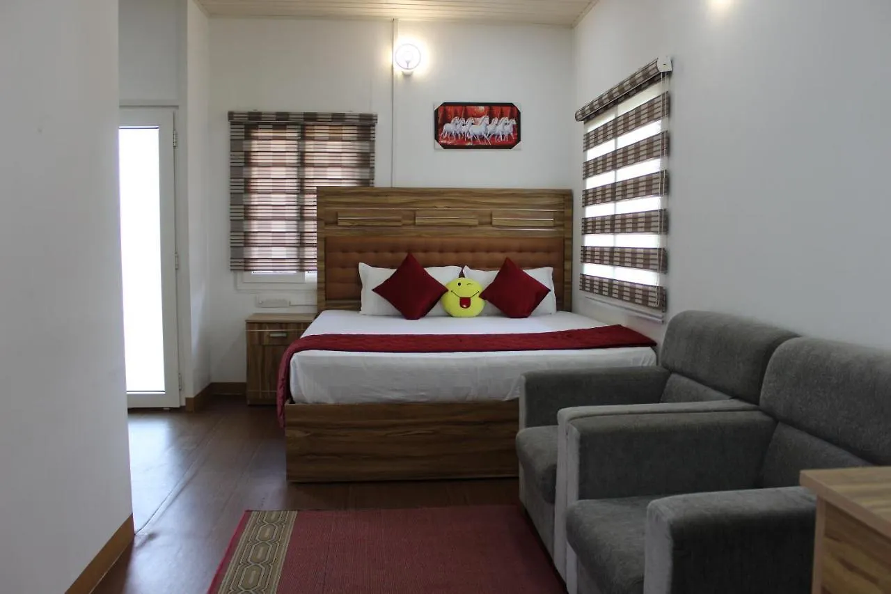 The Svarga Hotel Anachal